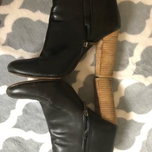 Buttery soft black leather ankle boots Joie 7.5